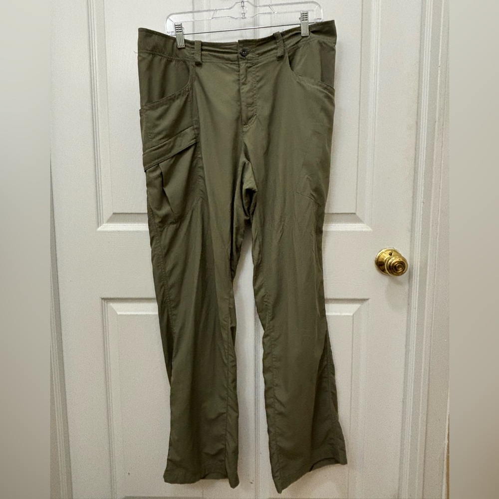 Mountain Hardwear men's olive cargo/hiking Pants